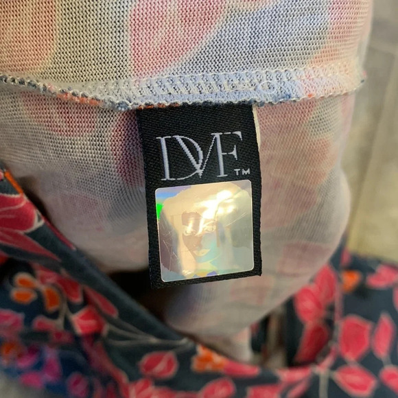 Diane Von Furstenberg Dhalia 100% silk floral pink romper size 6 - Picture 6 of 8